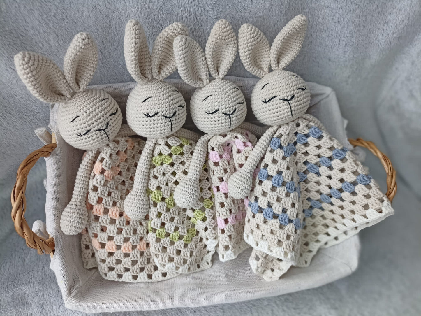 Crocheted Comforter - Bunny (4 colours)